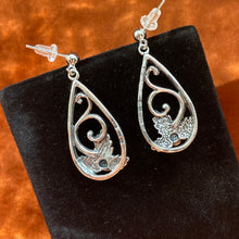 Load image into Gallery viewer, Vintage Sterling Silver Flower Earrings
