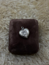 Load image into Gallery viewer, Vintage Sterling Silver Military Forget Me Not