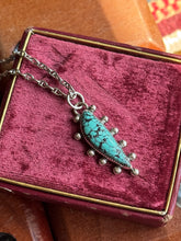 Load image into Gallery viewer, Hubei Turquoise Instigator Necklace