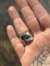 Load image into Gallery viewer, Sterling Wide Band Temple Ring