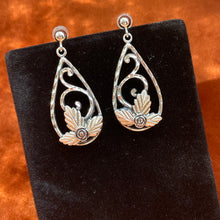 Load image into Gallery viewer, Vintage Sterling Silver Flower Earrings
