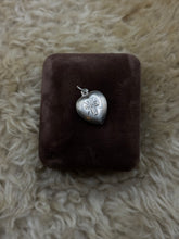 Load image into Gallery viewer, Vintage Sterling Silver Engraved Cross Forget Me Not