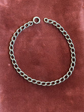 Load image into Gallery viewer, Vintage Sterling Silver Oval Curb Chain Bracelet
