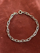 Load image into Gallery viewer, Vintage Sterling Silver Oval Cable Chain Bracelet

