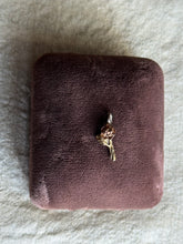 Load image into Gallery viewer, Vintage Black Hills Gold Rose Charm
