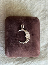 Load image into Gallery viewer, Vintage Sterling Silver Man In The Moon

