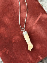 Load image into Gallery viewer, Vintage Sterling Silver Capped Figa Necklace
