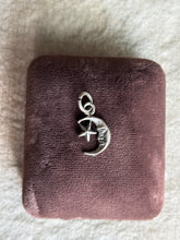 Load image into Gallery viewer, Vintage Sterling Silver Moon &amp; Star Charm
