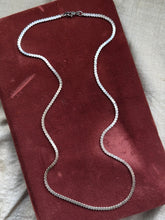 Load image into Gallery viewer, Vintage Sterling Silver Waave Chain
