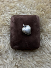 Load image into Gallery viewer, Vintage Sterling Silver Puffy Heart Forget Me Not
