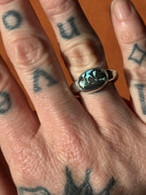 Load image into Gallery viewer, Yungai Turquoise Smokestack Ring

