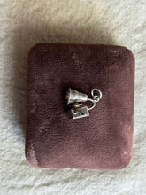 Load image into Gallery viewer, Vintage Sterling Silver Turning Gramophone Charm
