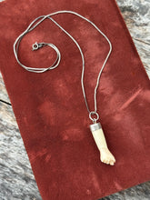 Load image into Gallery viewer, Vintage Sterling Silver Capped Figa Necklace
