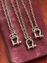 Load image into Gallery viewer, Brass Hardtail Shackle Necklace
