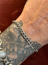 Load image into Gallery viewer, Vintage Sterling Silver Oval Curb Chain Bracelet
