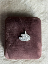 Load image into Gallery viewer, Vintage Sterling Paint Palate Charm
