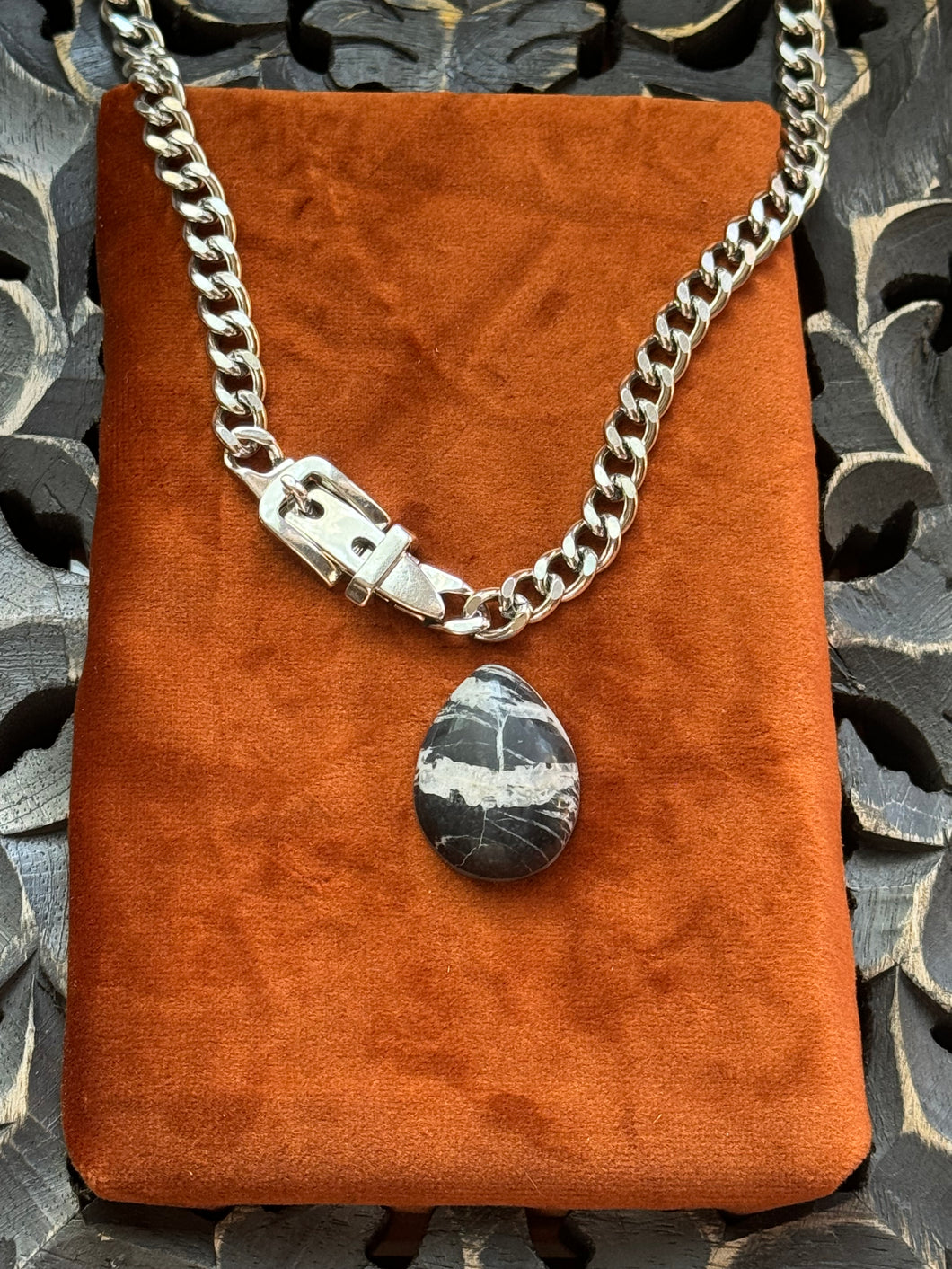 White Buffalo Buckle Chain