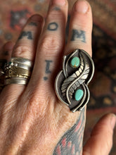 Load image into Gallery viewer, Turquoise Drop Feather Ring
