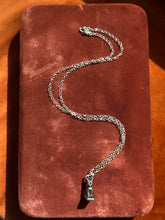 Load image into Gallery viewer, Vintage Sterling Silver Sphinx Cat Necklace
