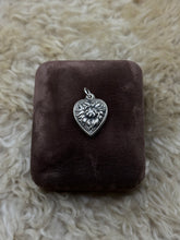 Load image into Gallery viewer, Vintage Sterling Silver Chrysanthemum Forget Me Not
