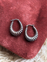 Load image into Gallery viewer, Vintage Sterling Silver Small Shrimp Hoops
