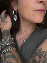Load image into Gallery viewer, White Buffalo Instigator Hoops
