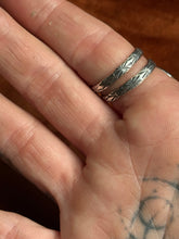 Load image into Gallery viewer, Sterling Silver Serpent’s Kiss Ring 7.75
