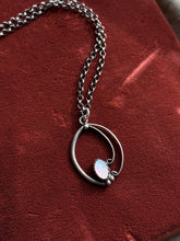 Load image into Gallery viewer, Vintage Sterling Silver Mother of Pearl Necklace
