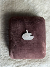 Load image into Gallery viewer, Vintage Sterling Paint Palate Charm
