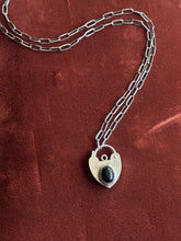 Load image into Gallery viewer, Onyx Heart Lock
