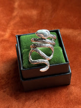Load image into Gallery viewer, Sterling Silver Serpent’s Kiss Ring 7.75
