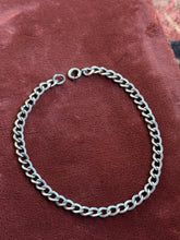 Load image into Gallery viewer, Vintage Sterling Silver Oval Curb Chain Bracelet
