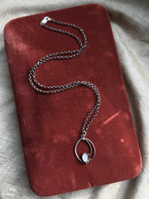 Load image into Gallery viewer, Vintage Sterling Silver Mother of Pearl Necklace
