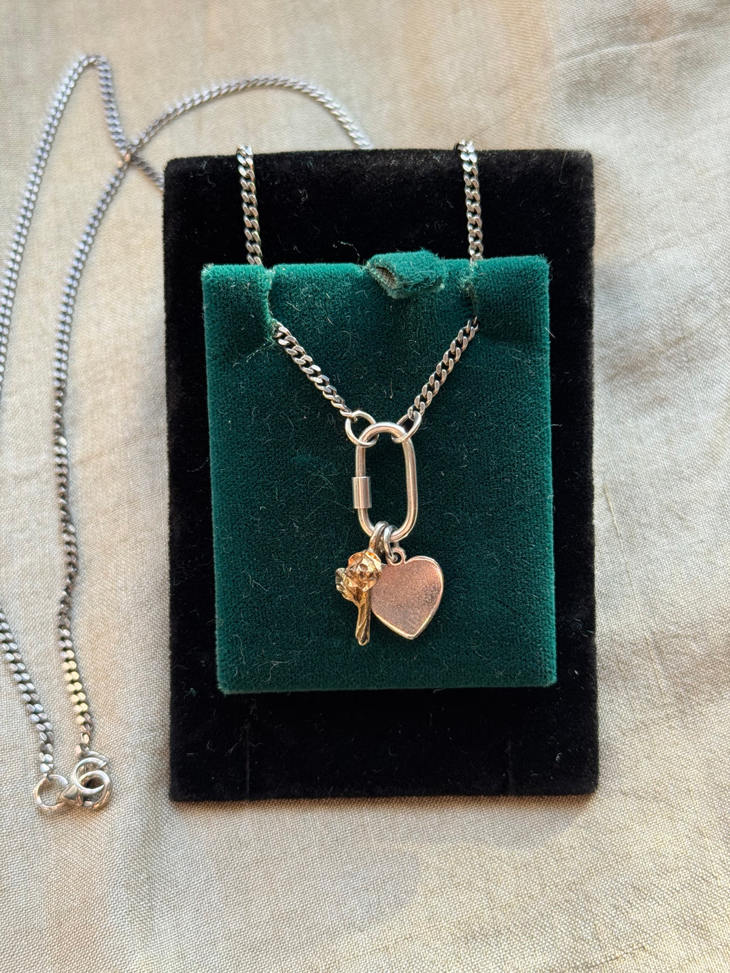 Sweetheart Neck Clutter Necklace